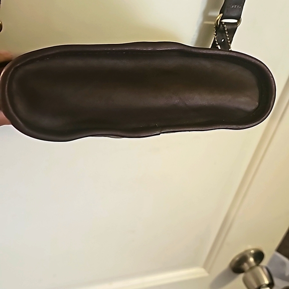 COACH Equestrian Slim Bucket Bag, 9801 Leather, Chocolate, Flap & Snap - Picture 7 of 8